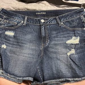 Maurice’s distressed shorts dark wash size 20